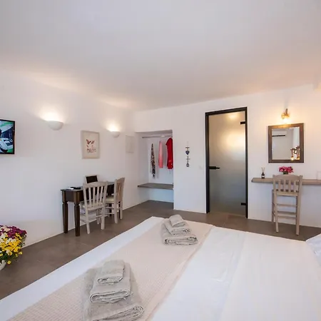 Myrsini's Luxury Merchia * Mykonos Town
